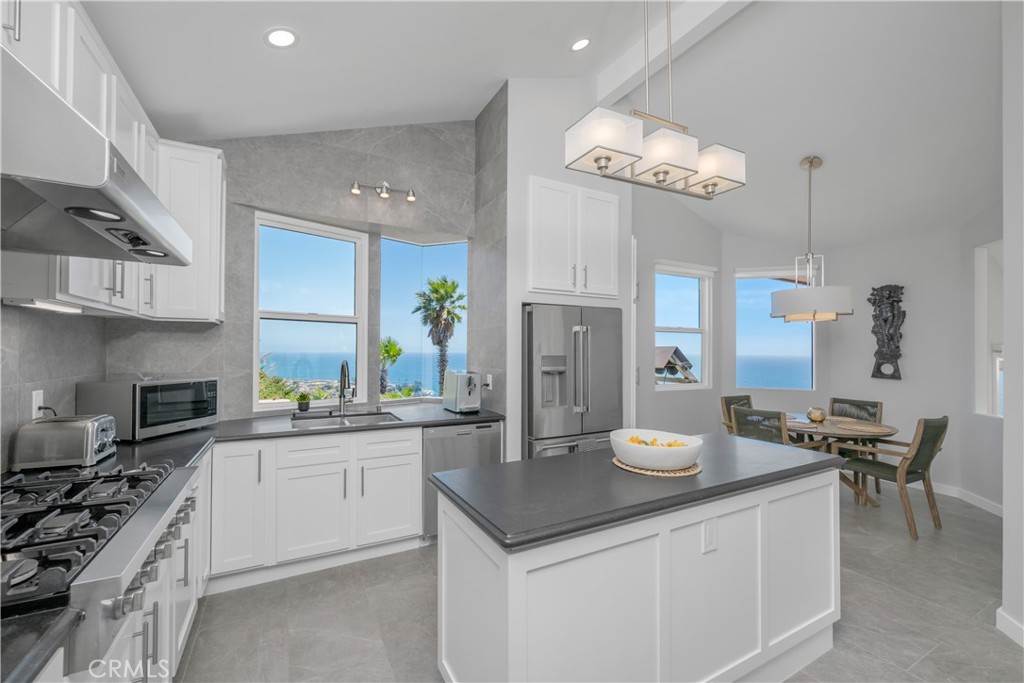 15 N Vista De Catalina, Laguna Beach CA 92651 - Photo 9