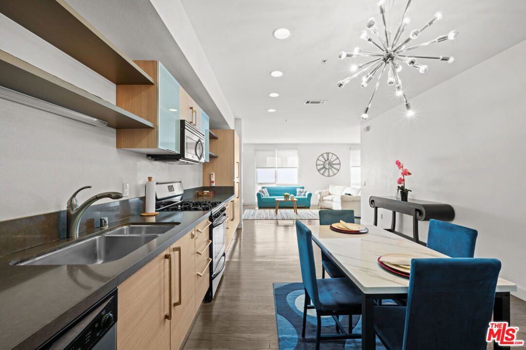 1234 Wilshire Boulevard 213