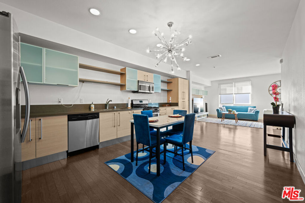 1234 Wilshire Boulevard 213