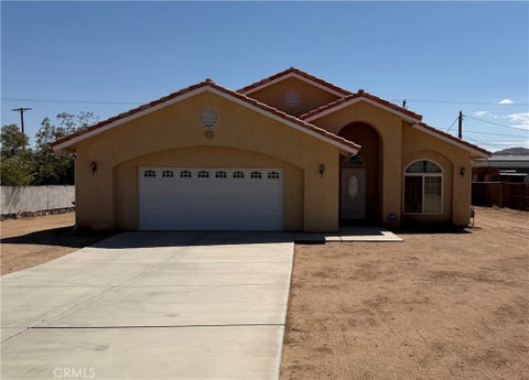 Photo of 14125 Quinnault Rd RD, Apple Valley, CA 92307 (MLS # HD26166663)