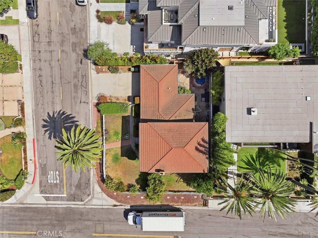Properties 4 214 S Poinsettia Avenue
