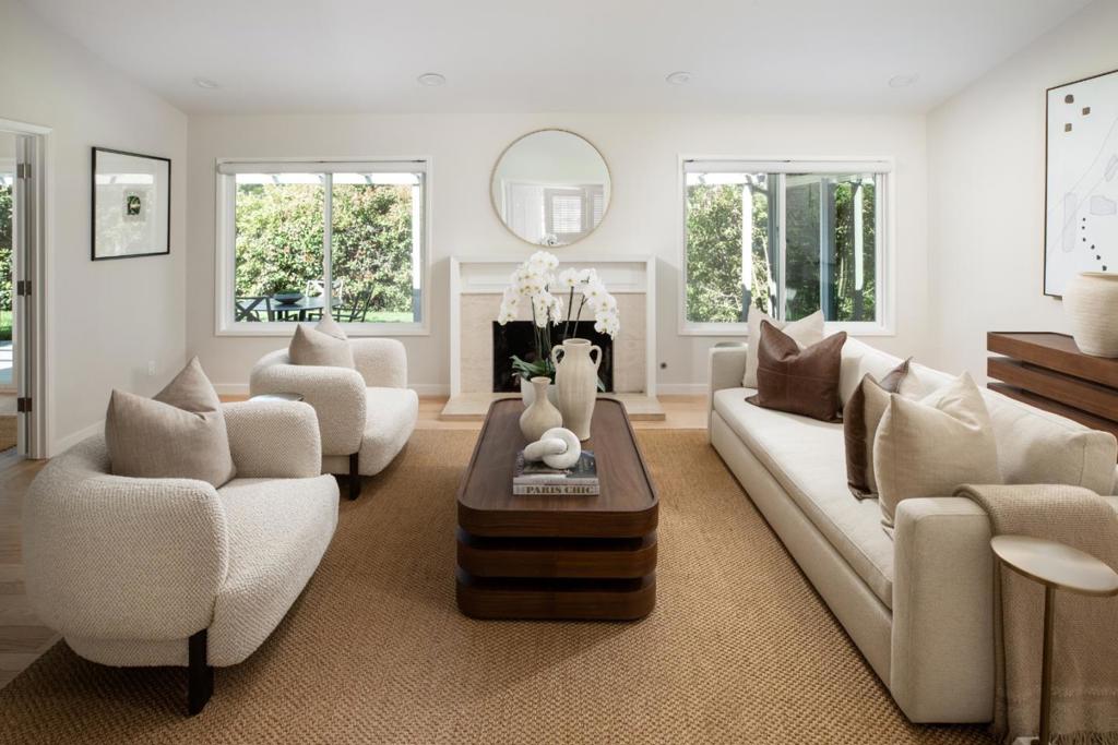 2070 Robinhood Lane, Los Altos CA 94024