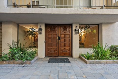 Photo of 330 W California BLVD, Pasadena, CA 91105 (MLS # GD26156419)