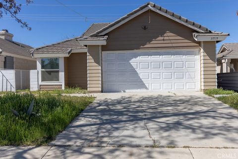 Photo of 37719 Nantucket Drive, Palmdale, CA 93550 (MLS # SB26051993)