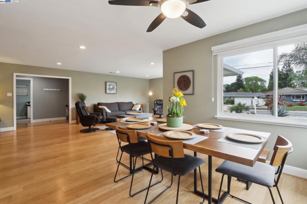 295 Hillview Dr
