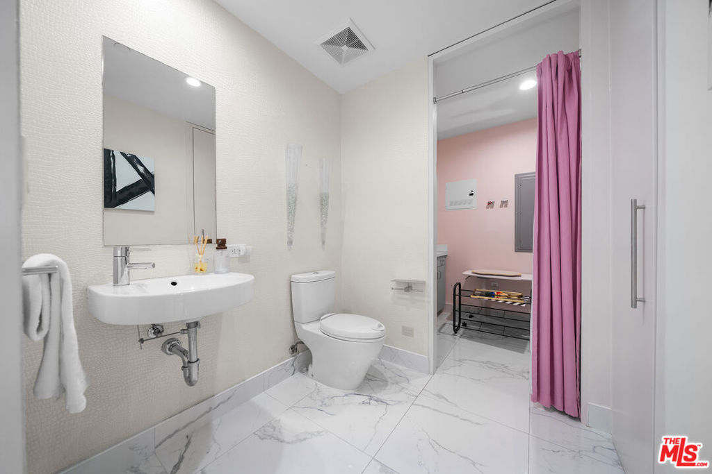 6250 Hollywood Boulevard 12F