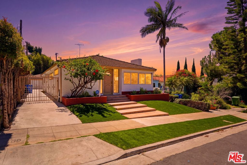Photo of 10308 Keswick Avenue, Los Angeles, CA 90064 (MLS # 26875051)