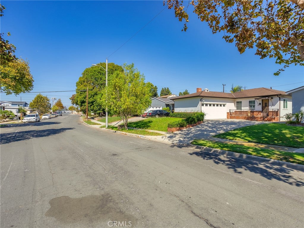18808 Felbar Avenue