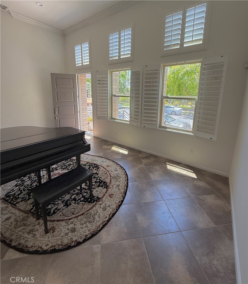 5429 Strand 105
