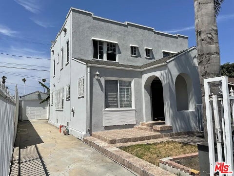Photo of 713 W 49th Place, Los Angeles, CA 90037 (MLS # 26989453)