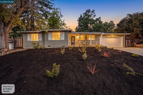 Photo of 175 Verde Mesa Dr Dr, Danville, CA 94526 (MLS # 41130996)