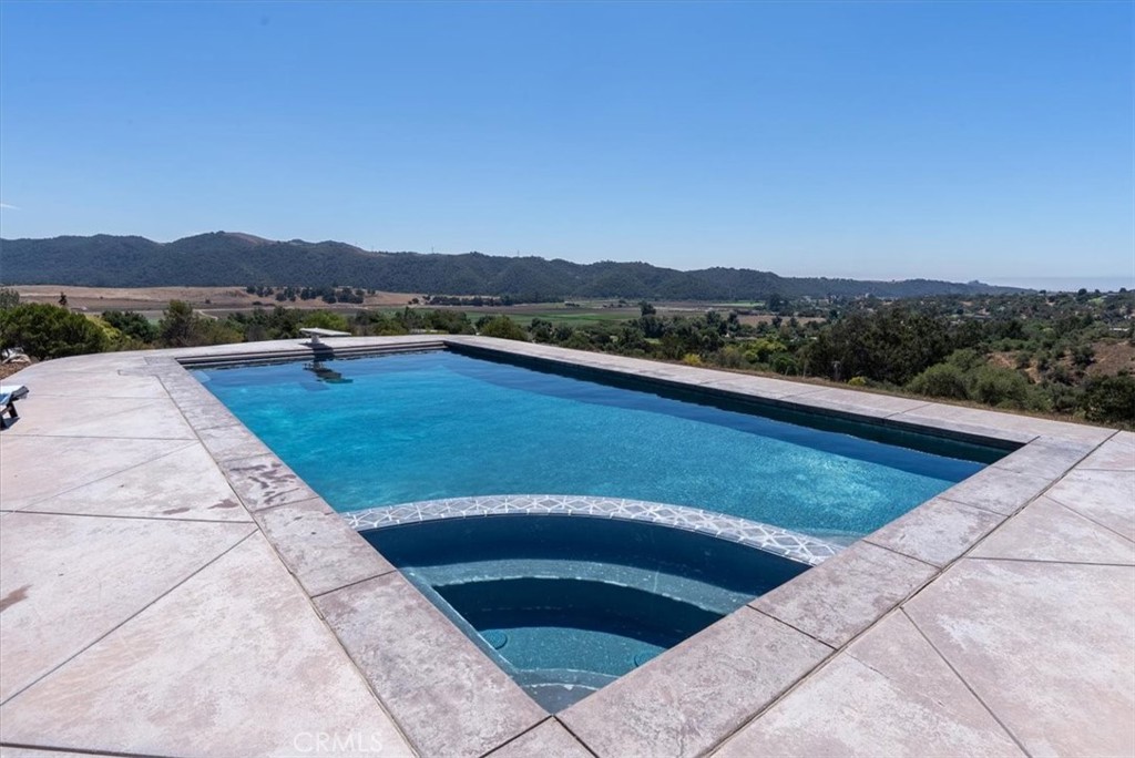 East of 101(500) - Residential