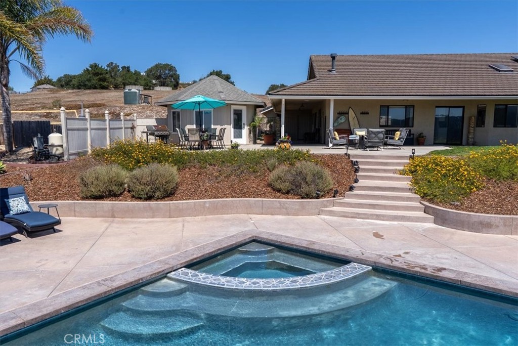 East of 101(500) - Residential