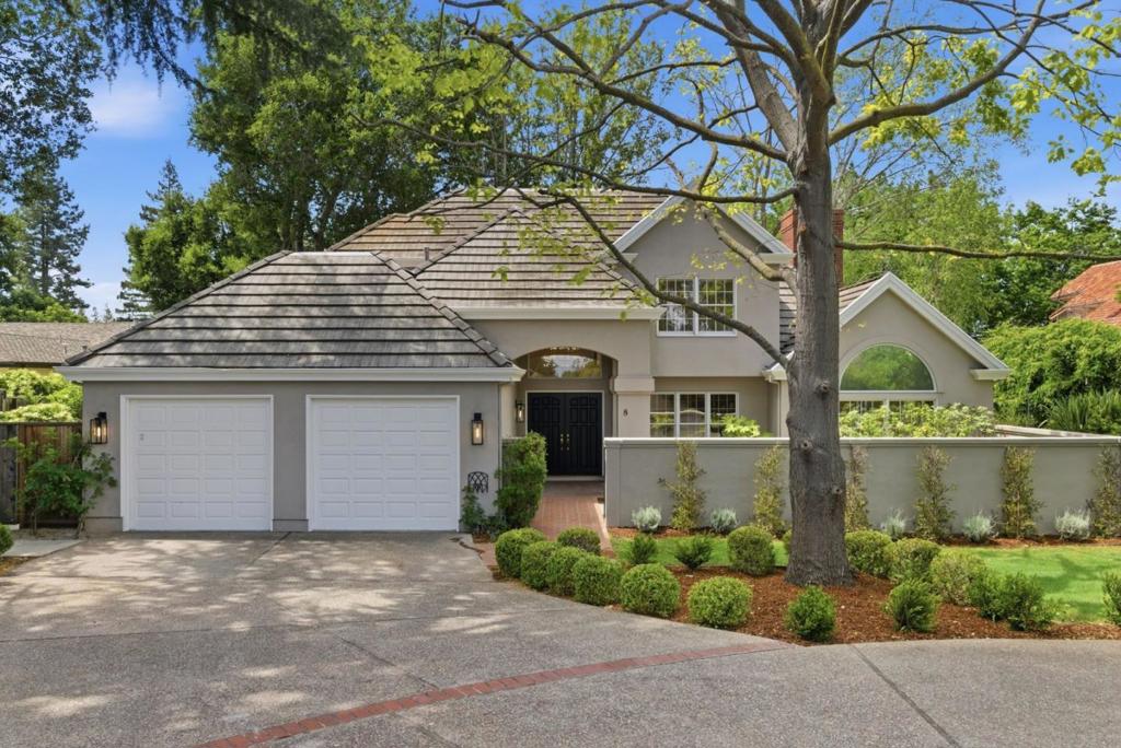 8 Almendra Lane