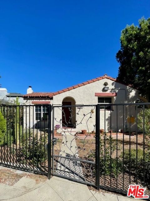 Photo of 11151 Sarah Street, North Hollywood, CA 91602 (MLS # 25612547)