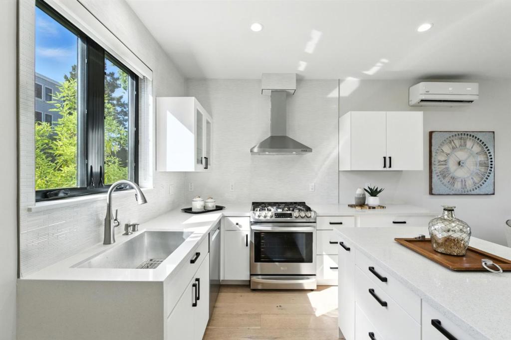 500 Walnut Street B