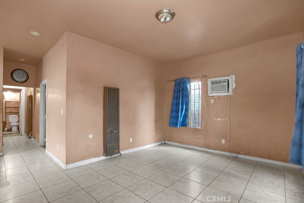 2424 E 115th