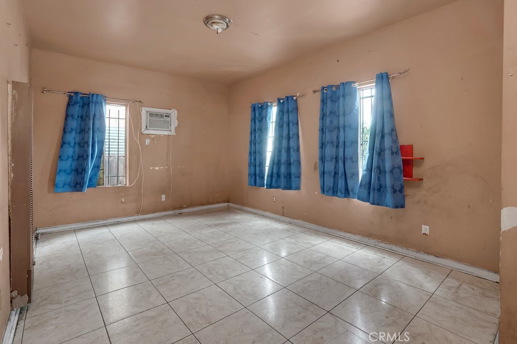 2424 E 115th