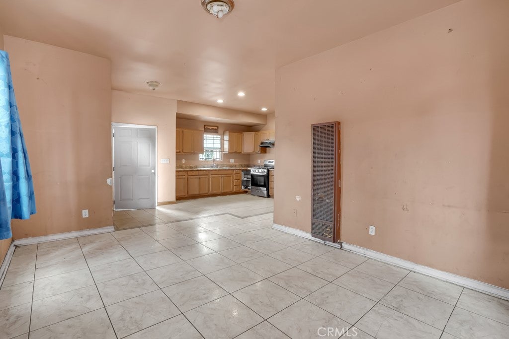 2424 E 115th
