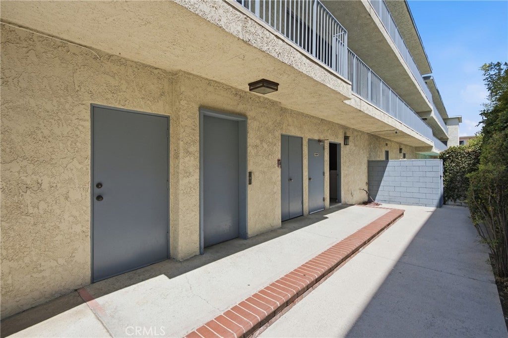 Photo of 5354 Lindley Avenue #209, Encino, CA 91316 (MLS # SR26175451)