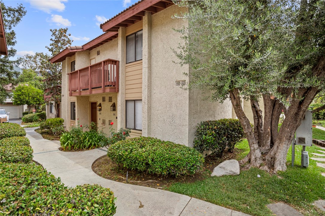 5720 Owensmouth Ave #152