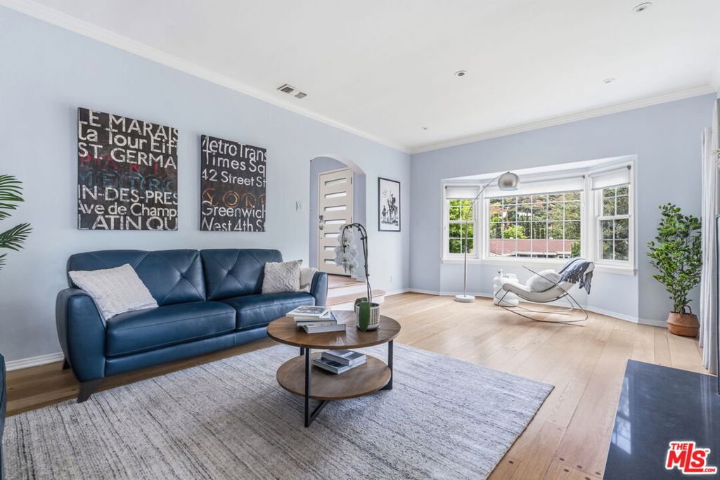 3047 Hermosa Avenue