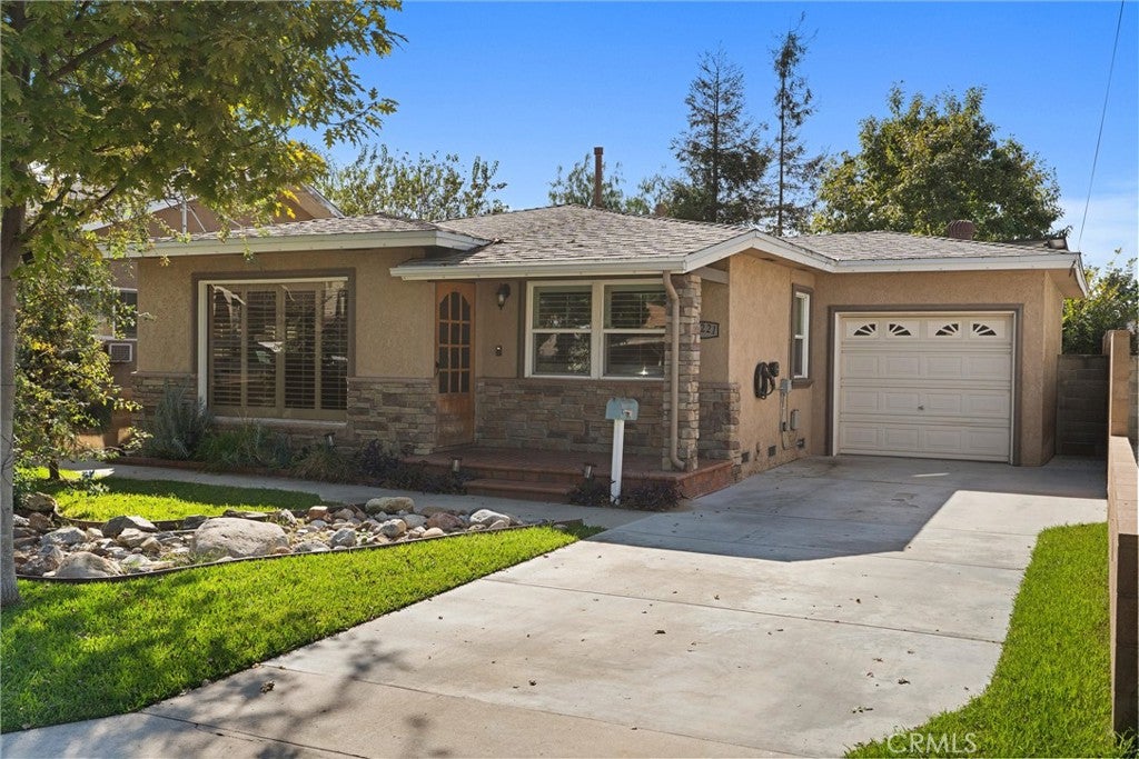 16221 Grand