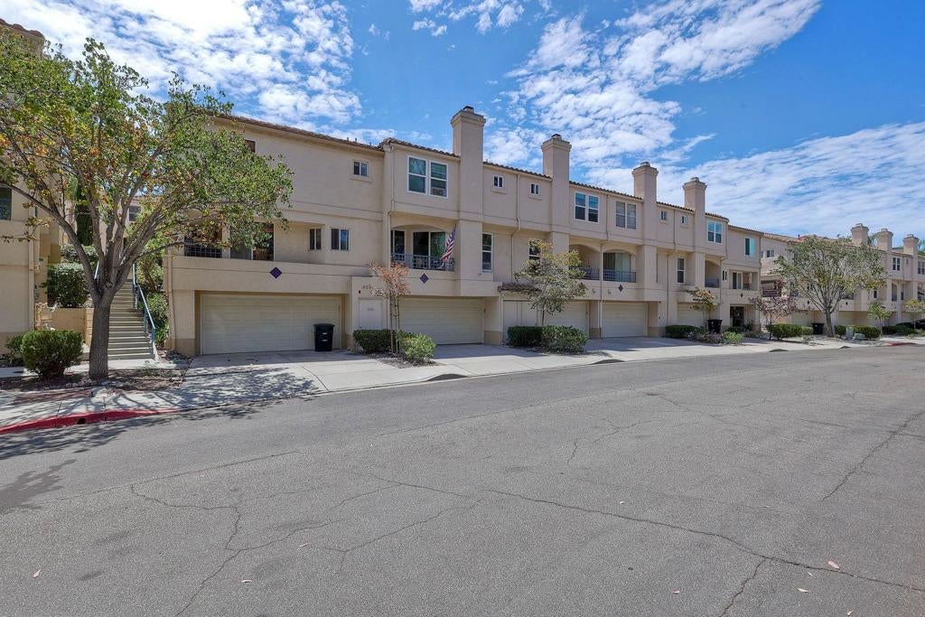 6231 Calle Mariselda