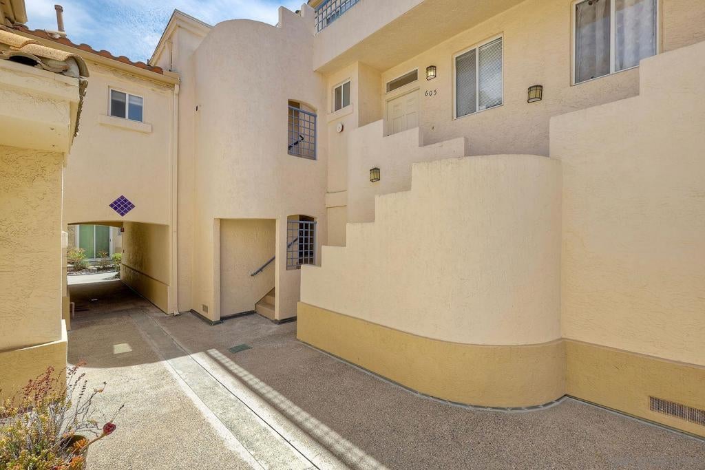 6231 Calle Mariselda 605, San Diego CA 92124