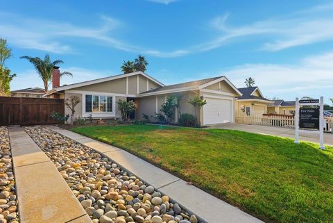 Photo of 318 Avenida Pinos, San Jose, CA 95123 (MLS # ML82029602)