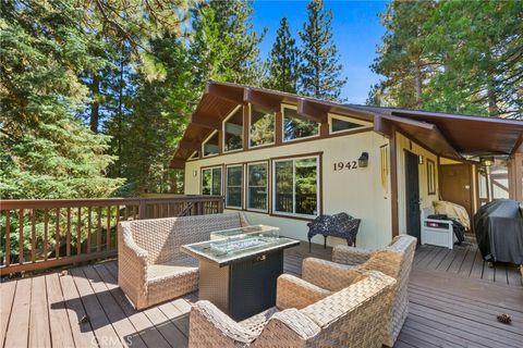 Photo of 1942 Wilderness Rd Rd, Running Springs, CA 92382 (MLS # DW25230676)