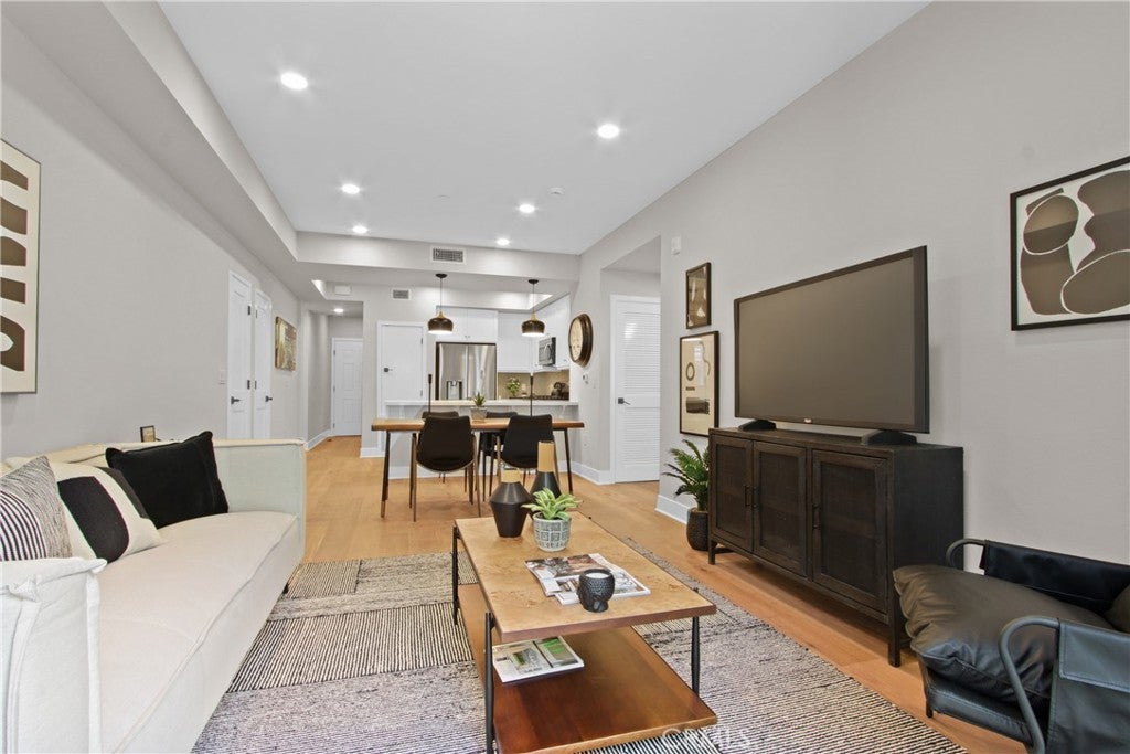 927 Deep Valley Drive 215