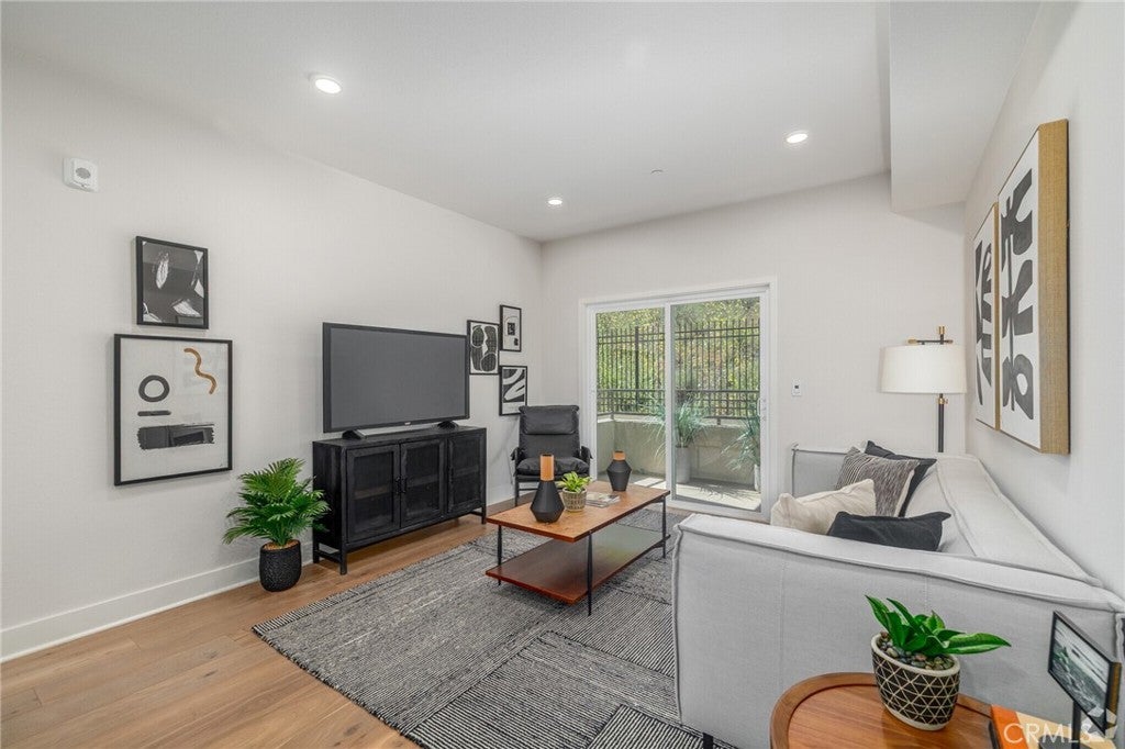 927 Deep Valley Drive 215