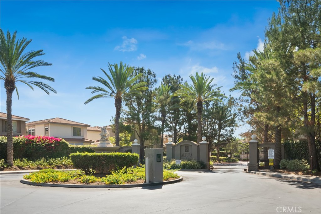 Welcome to 1517 Ismail Pl. – a beautifully maintained 3-bedroom, 2.5-bath home in the highly sought-after gated Altura community of Placentia.
Step inside and discover a bright, inviting floor plan designed for both comfort and convenience. The spacious living area flows seamlessly into the dining and kitchen spaces, creating the perfect setting for entertaining and everyday living. BEDROOMS & BATHROOMS: Upstairs, you’ll find two generously sized bedrooms, each featuring its own en-suite bathroom, offering privacy and functionality. The additional bedroom provides flexibility for guests, a home office, or family use. There is a half bath on the main level. UPGRADES & FEATURES: Upgraded wood flooring throughout and newer dual-pane windows enhance energy efficiency and natural light. PEX piping has been installed, giving peace of mind for years to come.
COMMUNITY & LOCATION: Nestled in the desirable Altura gated community, residents enjoy a secure and well-maintained neighborhood with outstanding amenities, including: Sparkling pool and spa for relaxing weekends, Fitness center for a healthy lifestyle, Convenient community spaces and greenbelts that make Altura a wonderful place to call home. Situated in a prime Placentia location, this home offers easy access to freeways, shopping, dining, and top-rated schools, while maintaining the privacy and charm of a gated neighborhood. Don’t miss the opportunity to own this home in one of Placentia’s most desirable communities!