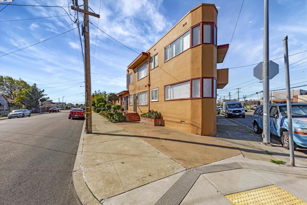Welcome to 5 unit apartment in the vibrant city of Oakland. Well maintained and turn-key investment property. The property is made up of 5 units, (1) 2bed/1bath with laundry room and (4) 1bed/1bath units. This property sits on a corner lot on Foothill Blvd and 61st street. Property offers a 2 car garage that is vacant and could be converted to an ADU (Per City Approval). Currently 3 units occupied and 2 units vacant ready for market rents. Great investment opportunity!