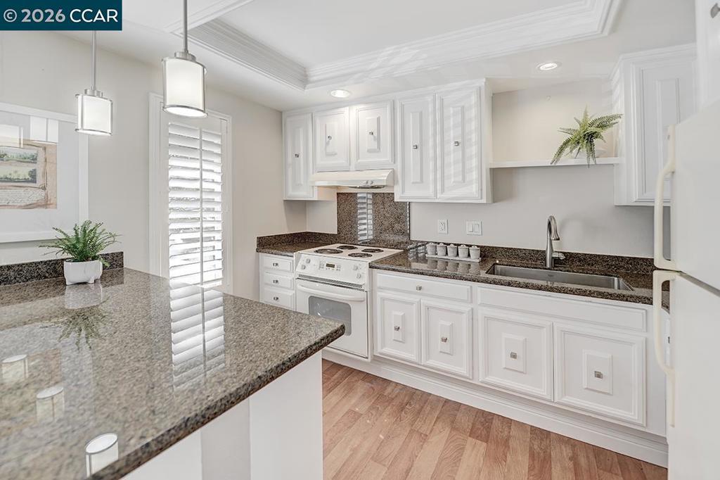 1324 Canyonwood Ct 1