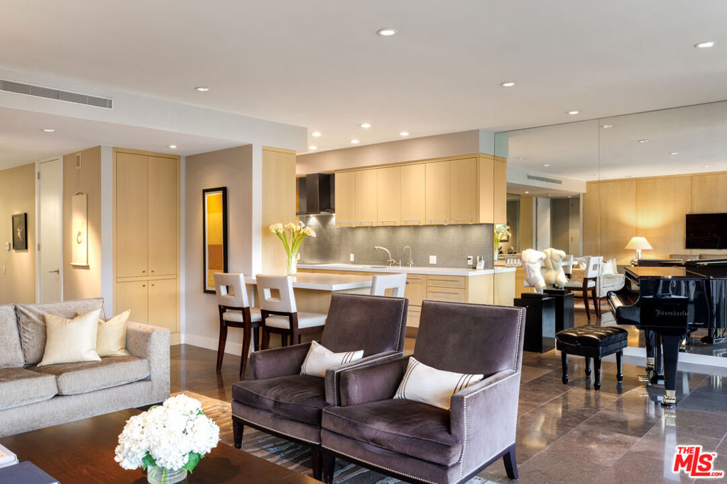 9255 Doheny Road 1003