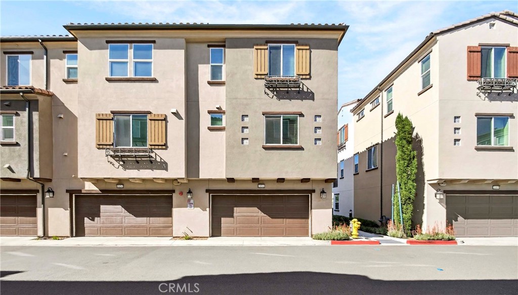 257 N Magnolia Avenue 1