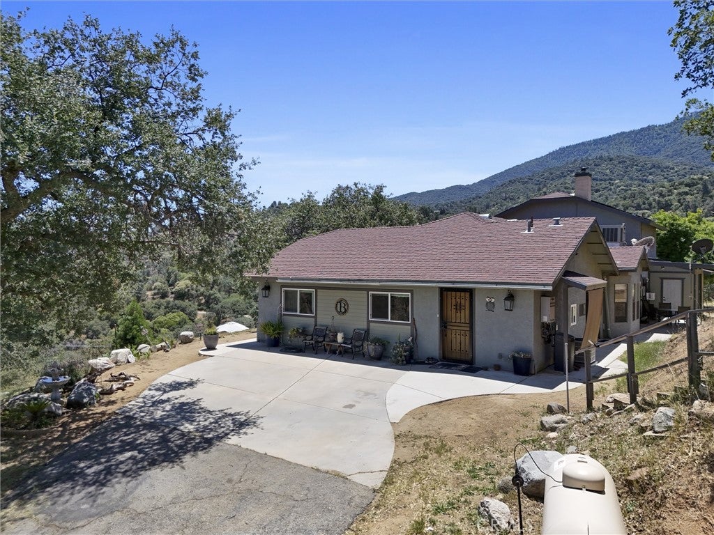 26920 Clear Creek Rd