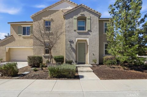 951 Blue Orchid Beaumont CA 92223