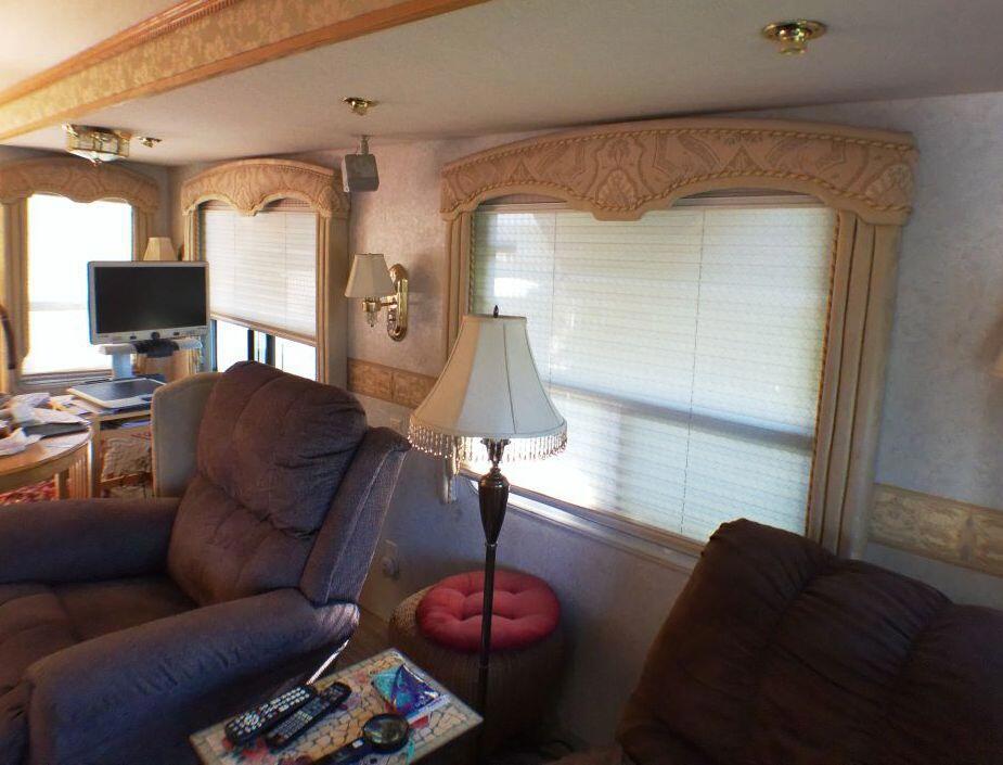 Rancho Casa Blanca - Manufactured In Park