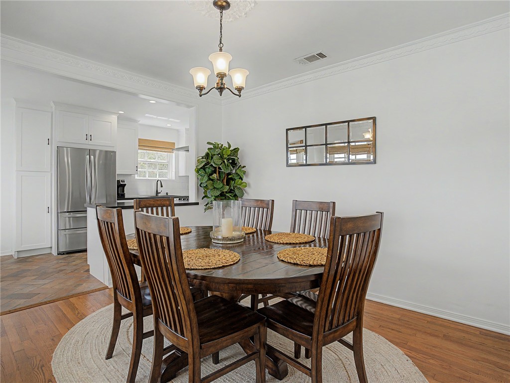6132 W 75th Street