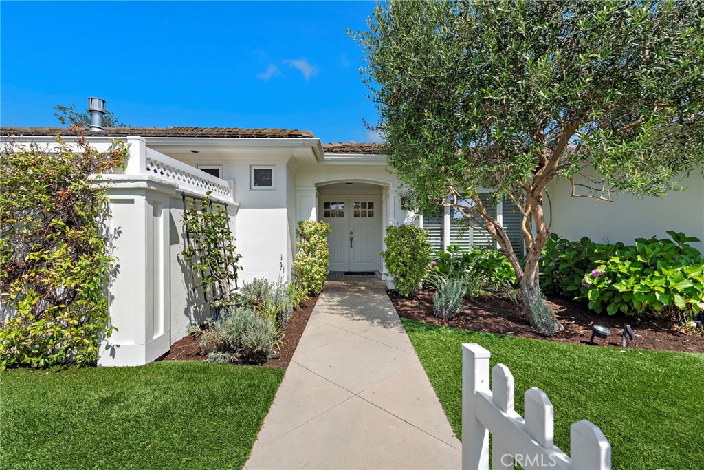 1230 Santiago Drive