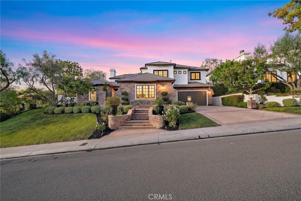 22 Hawthorne Lane