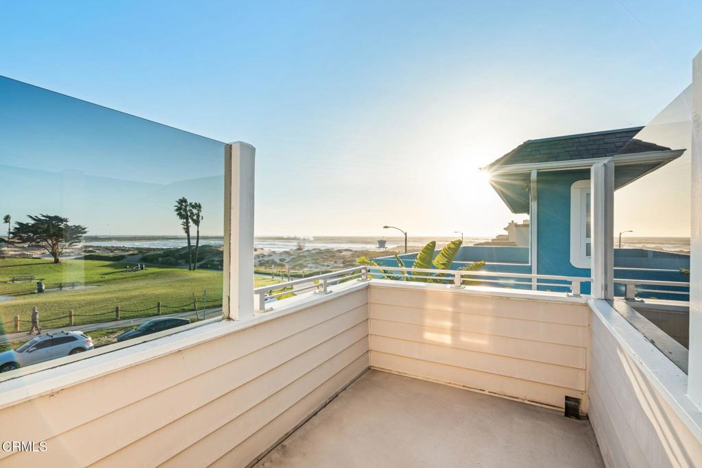 Pierpont/Ocean Front - 0276 - Residential