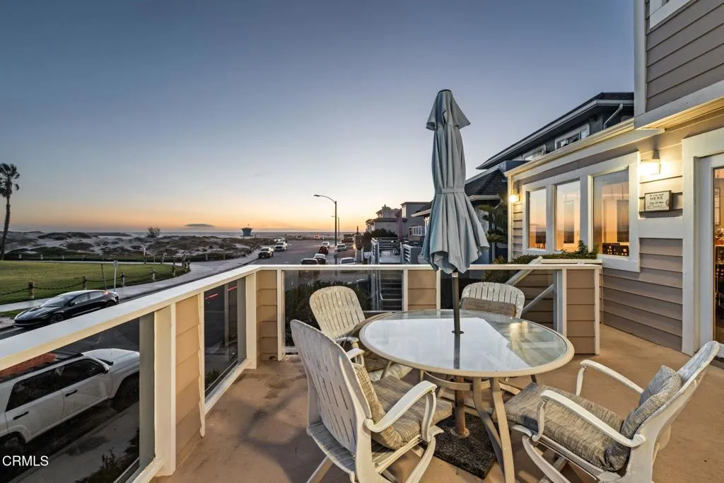 Ventura, California 93001, United States, 5 Bedrooms Bedrooms, ,4 BathroomsBathrooms,Residential,Active,206953