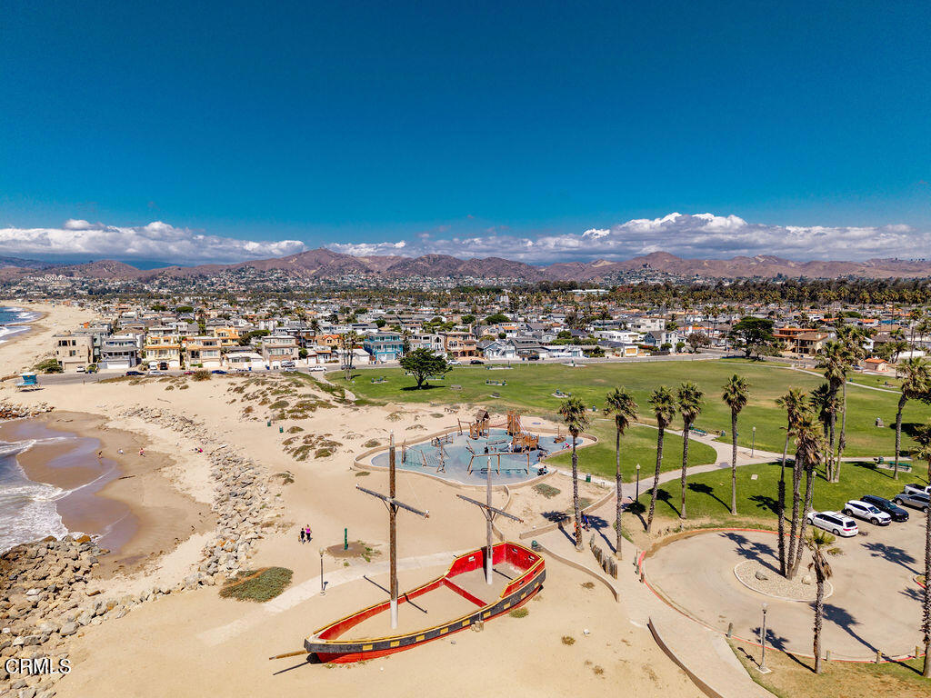 Pierpont/Ocean Front - 0276 - Residential