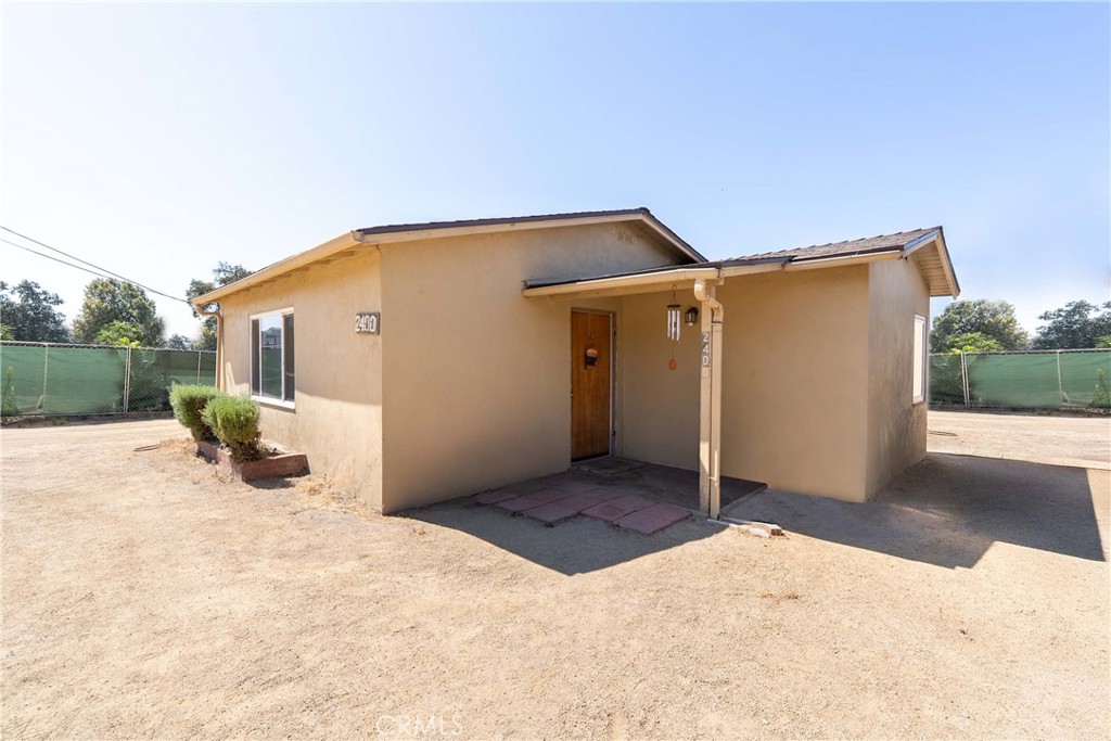 2400 El Camino Real