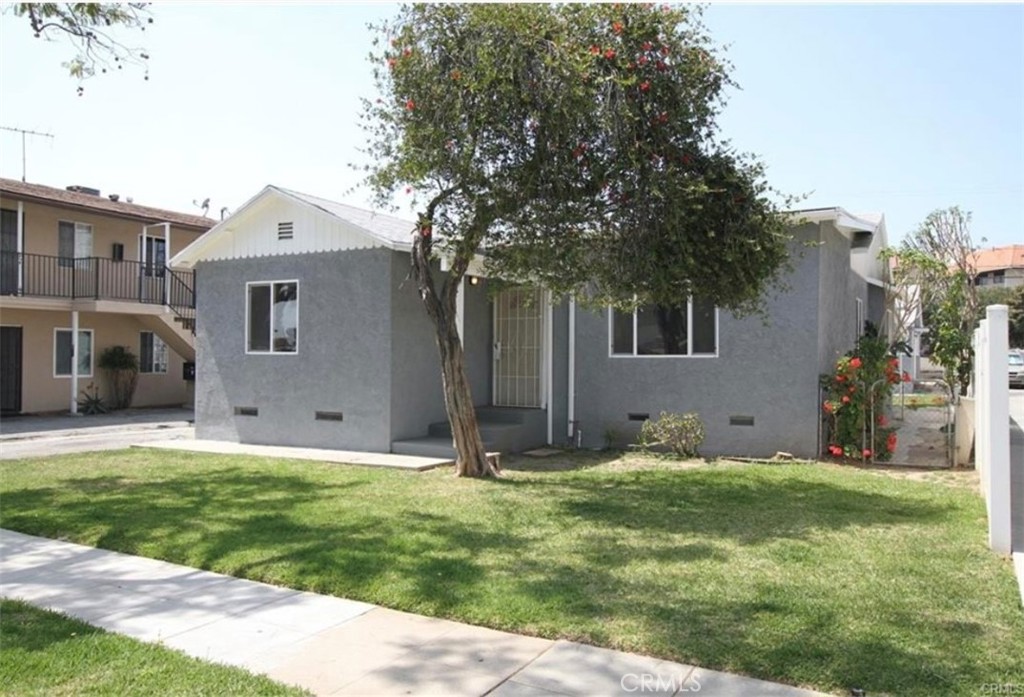 Beautifully front Unit has 3 bedrooms and 1 bathroom 1,120 sq ft (approximate) and one carport parking space. It have a stunning vinyl plank flooring throughout. Gardening, Water, and Trash Services are included. Conveniently located between close to the Mission District and minutes to Downtown Alhambra close to shops and eateries. Ready to move-in!