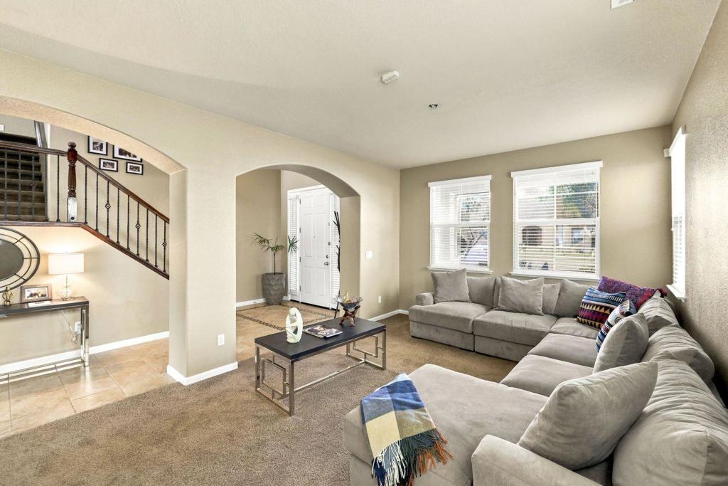 1752 Whisper Way